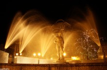 bielsko-biaa, stary rynek, fontanna, bielsko noc, wiato, woda, architektura, budynki, bielskie zabytki, may wiede - Fontanna Neptuna