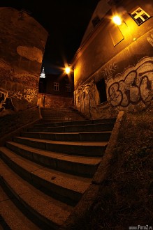 bielsko noc, zdjcia budynkw, fotografia miejska, fotografia nocna, zdjcia schodw, schody, fisheye, architektura, budynki, bielskie zabytki - Obok ul. Schodowej