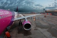 samolot wizzair,  lotnisko londyn luton - Lotnisko London-Luton