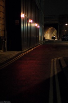Londyn, zabytki, architektura, London,  zdjecia nocne Londynu, uliczki - Wrong Turn