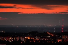 bielsko noc, panorama bielska z dbowca - Pomienny zachd