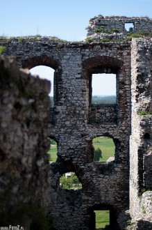 ruiny zamku w Ogrodziecu, zamek Ogrodzieniec - ciana zamkowa