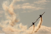 zdjcia lotnicze z pikniku w bielsku, zdjcie samolotu, akrobacje podniebne, ewolucje powietrzne - Aerobatic Yakkers Yak-52TW